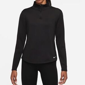 Nike Therma-FIT One
Long-Sleeve 1/2-Zip Top XS like new (worn once)